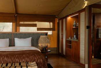 Serengeti Bushtops: Bett