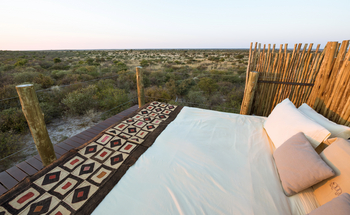 Tau Pan Camp Tau Pan Camp: Sleep-out Deck - Blick