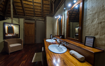 Lagoon Camp Lagoon Camp: Doppelwaschtisch