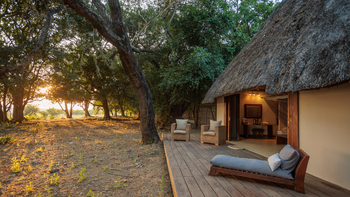 Luangwa River Camp: Gästechalet Außenansicht