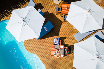 Mankwe Tented Retreat: Pooldeck