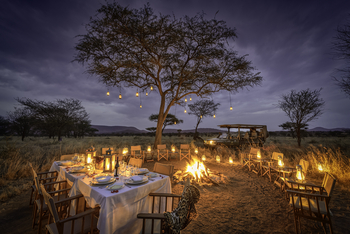 Nimali Serengeti Camp: Dinner und Lagerfeuer