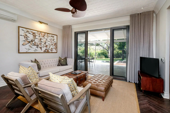 The Palm River Hotel: Villa - Private Lounge