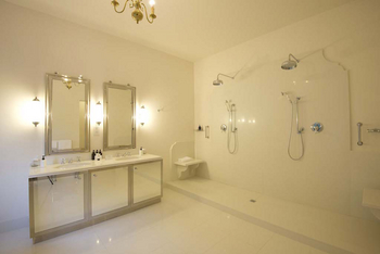 Victoria Falls Hotel: Doppeldusche