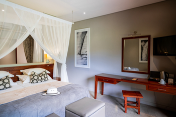 Chobe Bush Lodge Chobe Bush Lodge: Schreibtisch