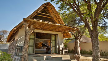 Thamalakane River Lodge: Chalet Außenansicht