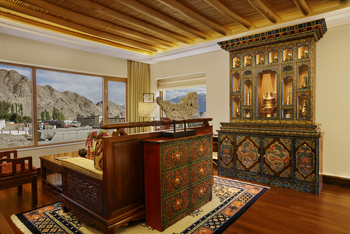 The Grand Dragon Hotel: Luxury Suite im Anjum Qadir Design