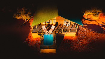 Bagatelle Kalahari Game Ranch: Deck mit Plunge Pool