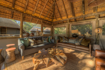 Camp Moremi: Zentrale Einrichtungen