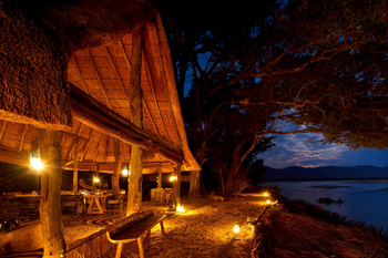 Chamilandu Bushcamp: Hauptgebäude