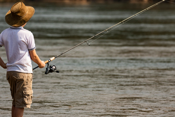 Chikwenya Camp Chikwenya Camp: Vom Ufer aus angeln