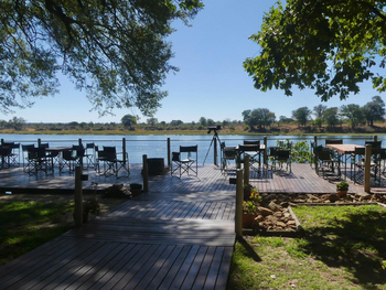 Ndhovu Safari Lodge: Blick zum Okavango
