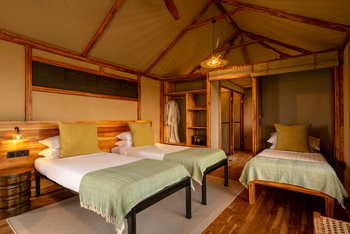 Nyikani Camp Central Serengeti: Dreibettzimmer