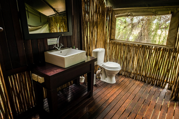 Taranga Safari Lodge: Gästebad