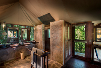 andBeyond Kichwa Tembo Tented Camp: Gästebad