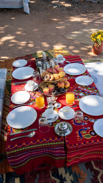 Brij Pola Brij Pola: Frühstückstisch