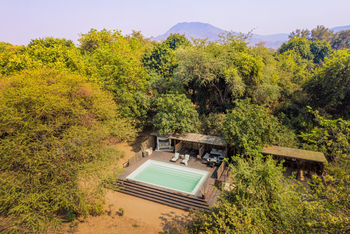 Chiawa Camp: Pool vor dem Fitness-Center