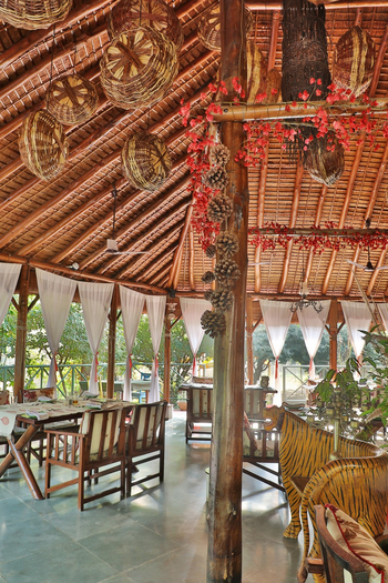 Jim's Jungle Retreat: Gol Ghar Restaurant