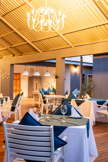 Lenyebi River Lodge: Restaurant