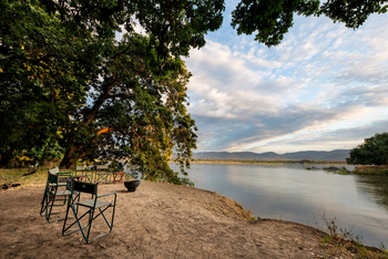 Mana River Camp Mana River Camp: Feuerschale am Ufer