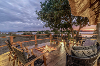 Time + Tide Kakuli Camp: Feuerdeck