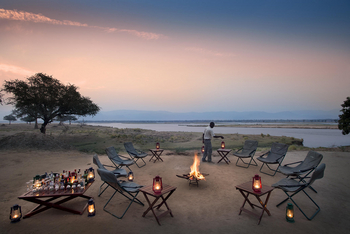 Zambezi Expeditions: Lagerfeuer