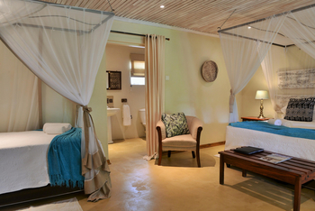 Bayete Guest Lodge Bayete Guest Lodge: Deluxe Triple Room