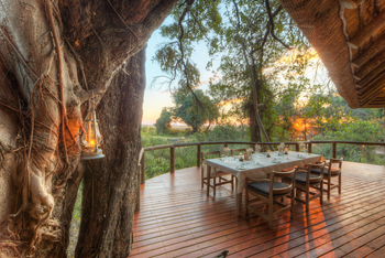 Camp Moremi: Zentrale Einrichtungen