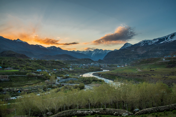 Drenmo Lodge Drenmo Lodge: Ortschaft Huliyal