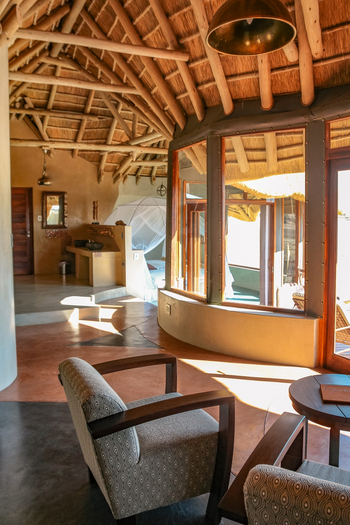 Kalahari Red Dunes Lodge: Sitzgruppe