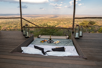 Lemala Mpingo Ridge Lodge: Sunken Lounge