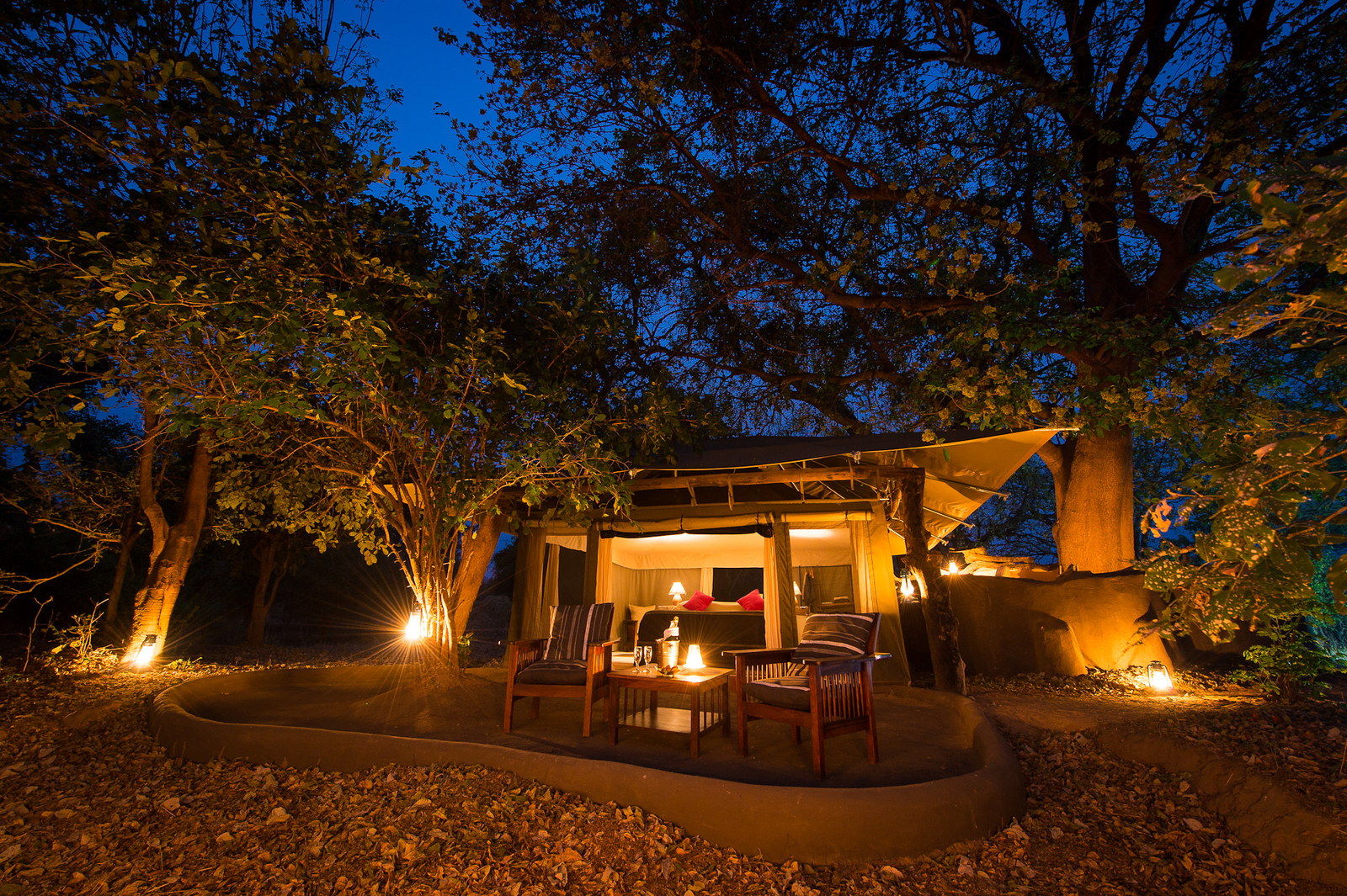 Tena Tena Camp Tena Tena Camp: Gästezelt - Abendbeleuchtung