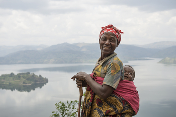 Volcanoes Virunga Lodge: Mutter mit Kind