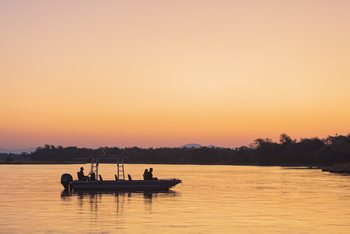 Classic Zambia Safaris Classic Zambia Safaris: Motorbootexkursion
