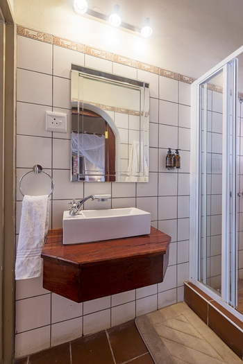 Hobatere Lodge: Waschbecken