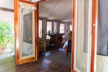 Kanga Camp: Tür Gästezelt