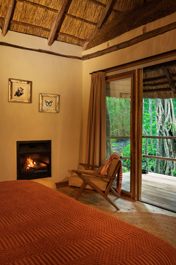 Koroi Forest Camp: Zimmer mit Kamin