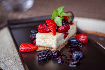 Madikwe Hills Private Game Lodge: Käsekuchen mit Beeren und Minze
