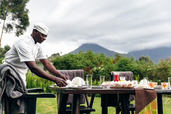 Amakoro Songa Lodge: Gedeckter Tisch