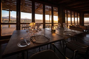 Doro Nawas Camp Doro Nawas Camp: Essbereich im Camp