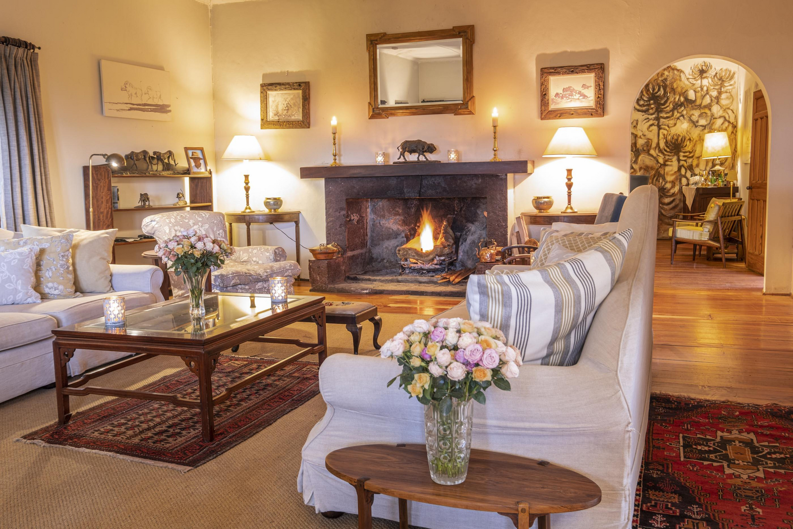 Loldia House Loldia House: Kamin und Lounge