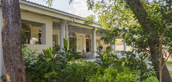 Batonka Guest Lodge: Veranda