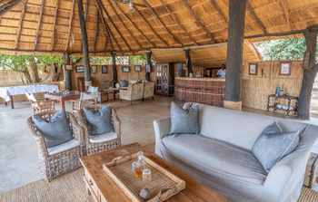 Time + Tide Mchenja Camp Time + Tide Mchenja Camp: Lounge mit Bar