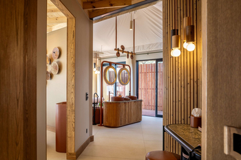 Anantara Tented Camp Kafue River: Blick zum Waschtisch