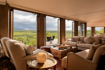 Hemingways Ol Seki Mara: Lounge