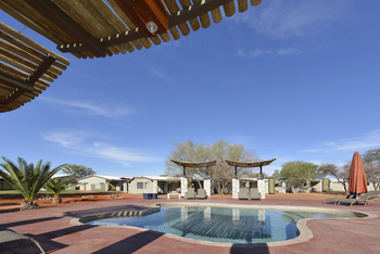 Kalahari Anib Lodge: Pool