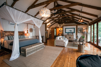 Tongabezi Tongabezi: Dog House