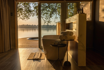 Victoria Falls River Lodge Victoria Falls River Lodge: Villa - Wanne