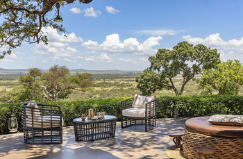 Melia Serengeti Lodge: Pool Bar