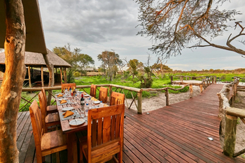 Mogogelo Camp Mogogelo Camp: Deck und Boma